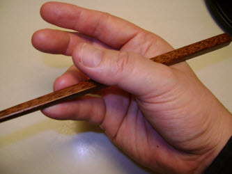 how to hold chopsticks
