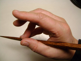 how to hold chopsticks