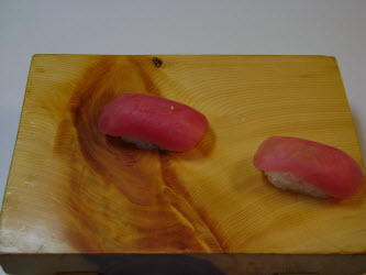 https://www.allaboutsushiguide.com/images/sushi-magic-pushed-out-of-form-onto-plate.jpg