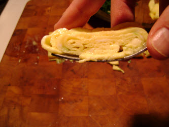 Side view of layers in tamago...Yum!