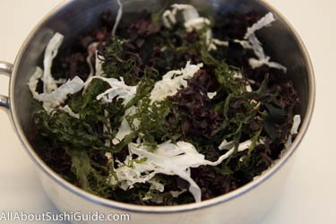 Measure 3/4 cup of dried seaweed mix to make seaweed salad