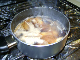 Cooking kampyo gourd strips