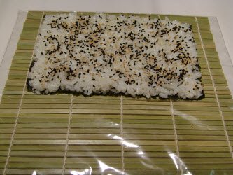 black and white sesame seeds on rice for california roll